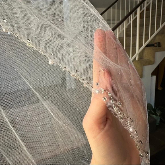 Beaded Glitter Tulle Veil - Picture 3 of 7